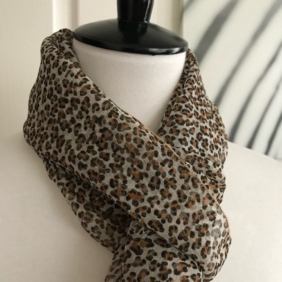 NWOT 100% Silk Made in France Animal Print Scarf - Picture 7 of 16